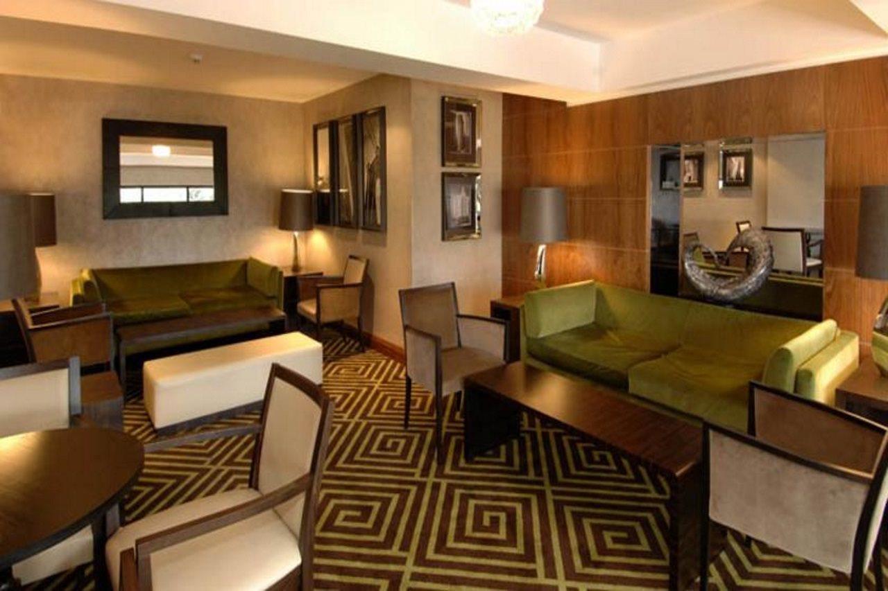 Premier Inn Bournemouth Central Restoran gambar